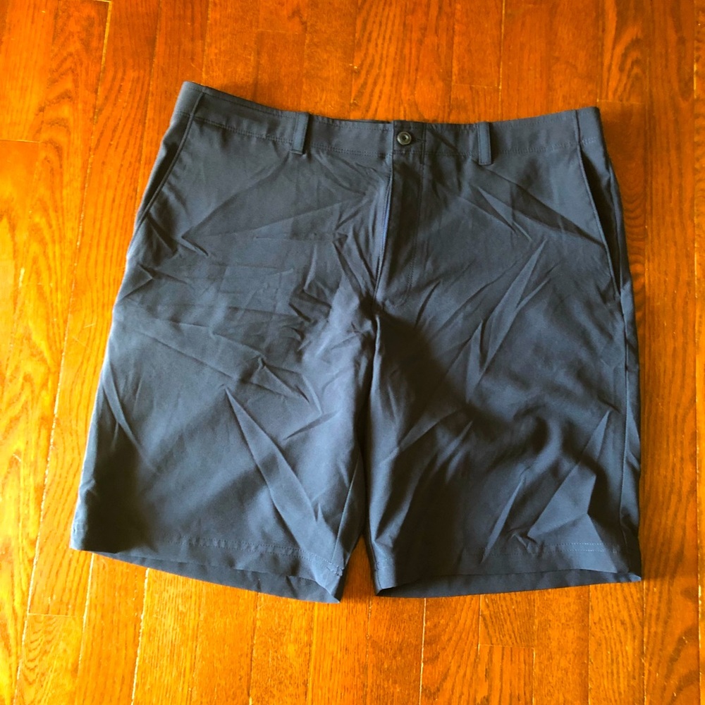 Navy PGA Tour Golf Shorts; Moisture Wicking Material; size 38; 9 inch inseam